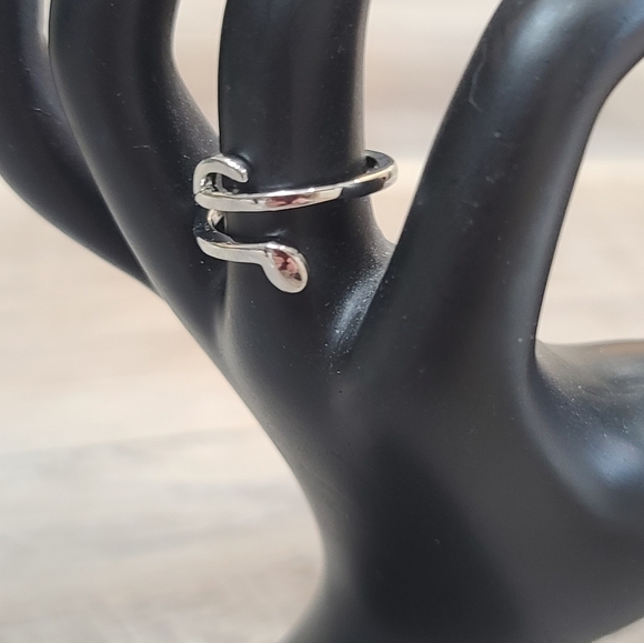 Musical Note Minimalistic Silvertone Fashion Ring Multiple Sizes - Picture 4 of 8